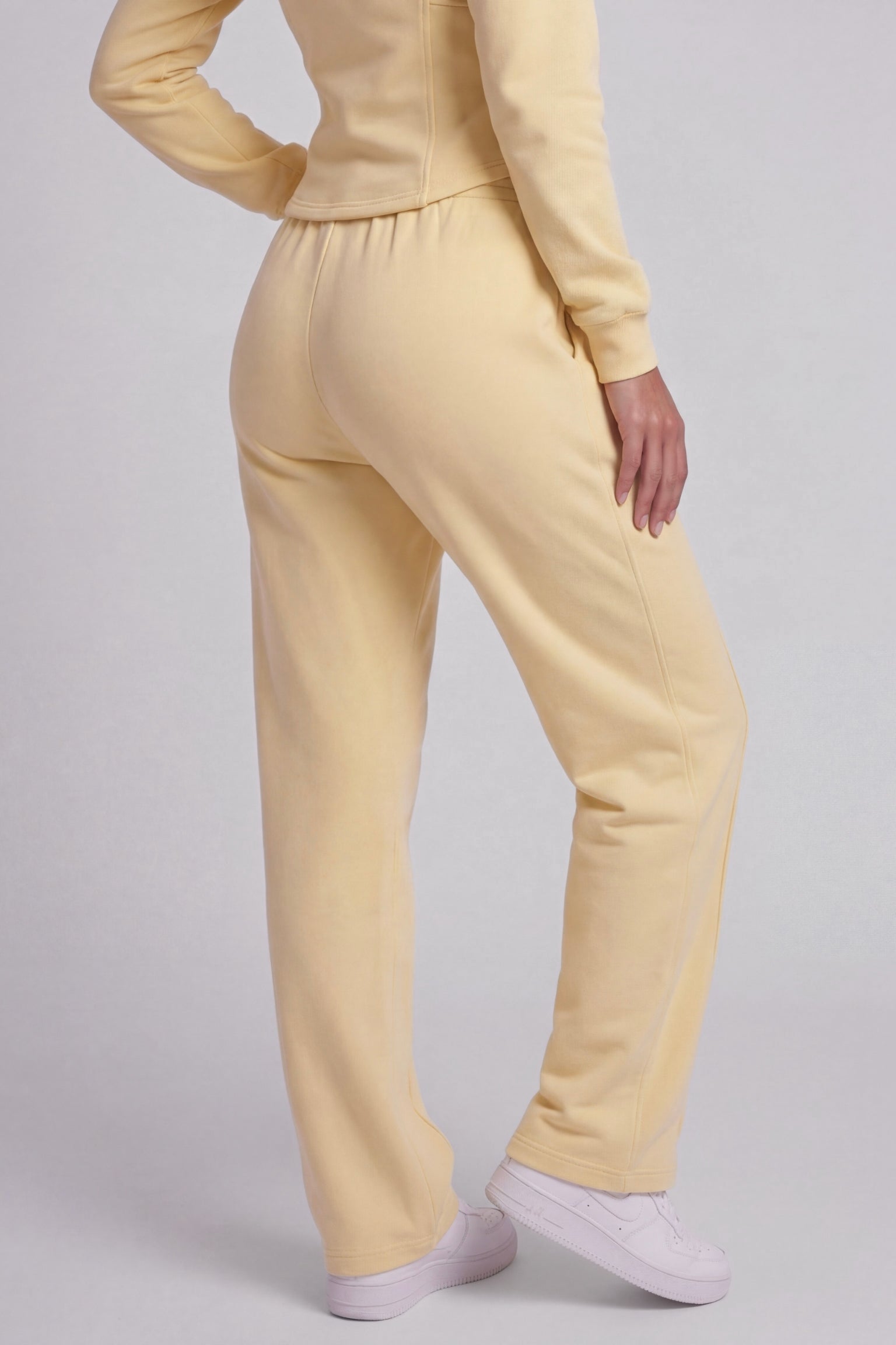 Hourglass Lounge Hose