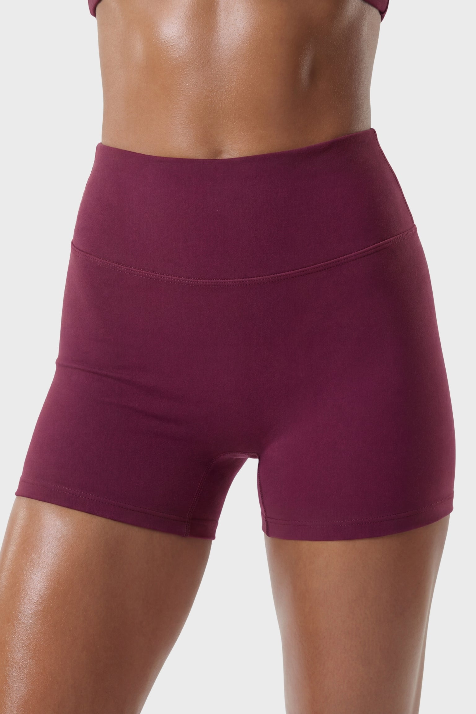 Essence Shorts 01
