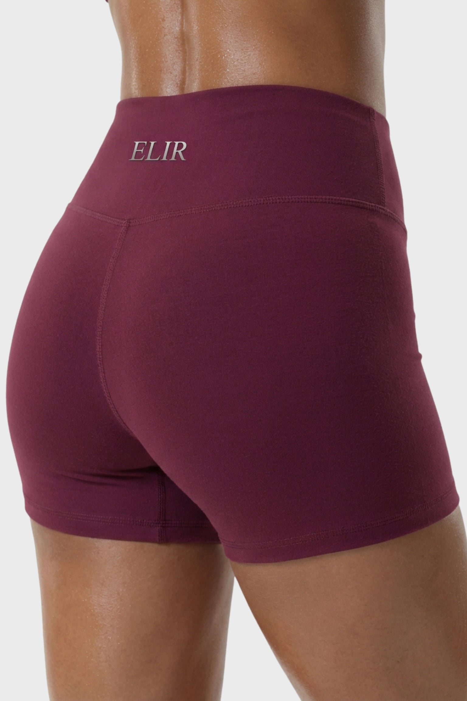 Essence Shorts 01