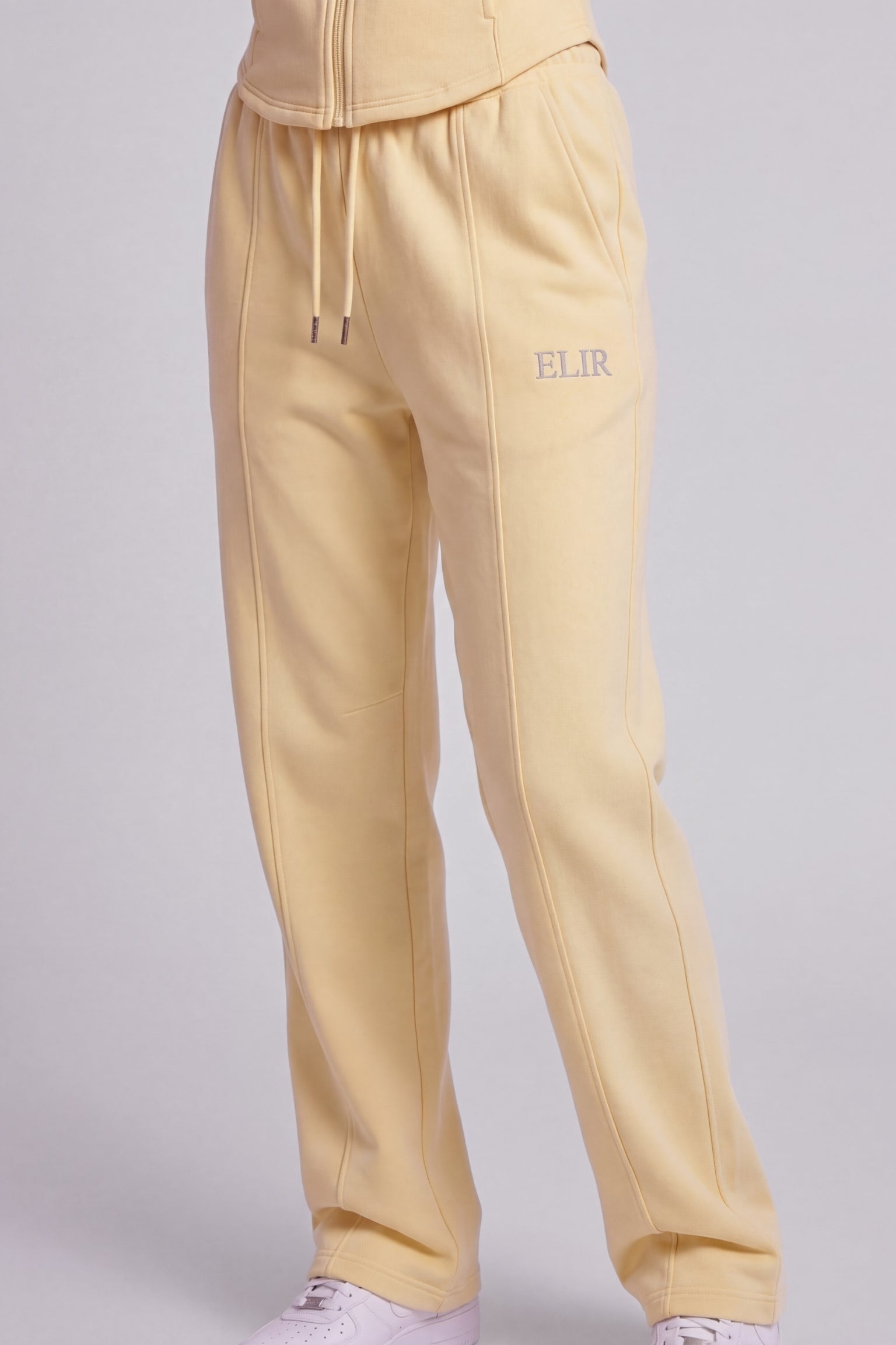 Hourglass Lounge Hose